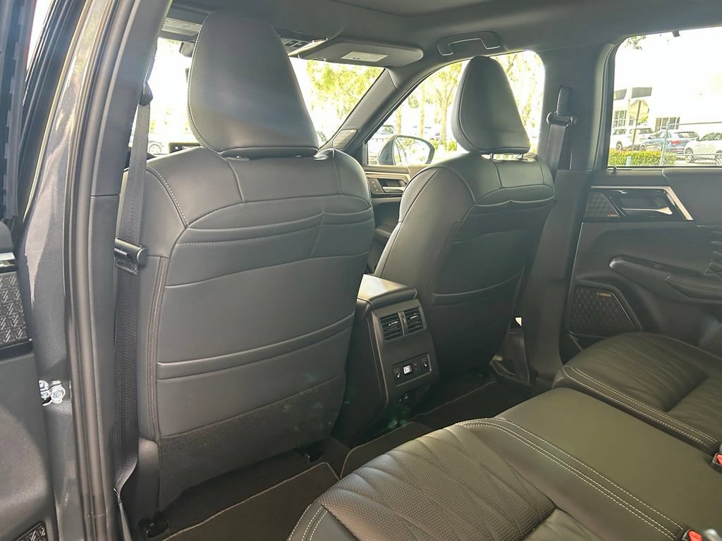 New 2026 Mitsubishi Outlander 4WD Plug-In Hybrid image 39