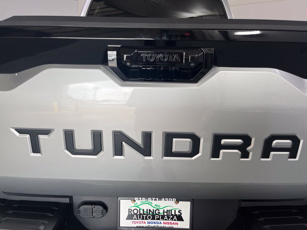 Used 2024 Toyota Tundra Platinum AWD/4WD image 46