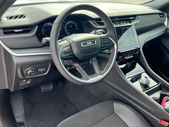 Used 2024 Jeep Grand Cherokee Altitude image 16