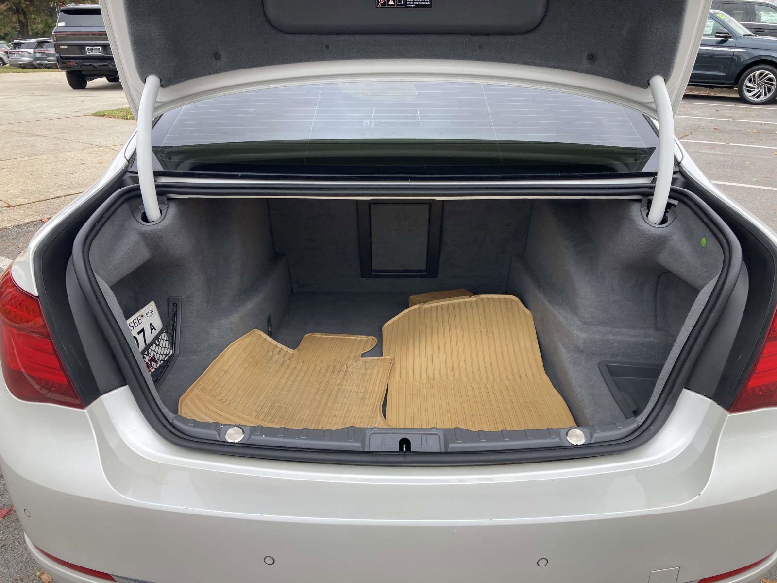 Used 2013 BMW 750Li RWD image 15