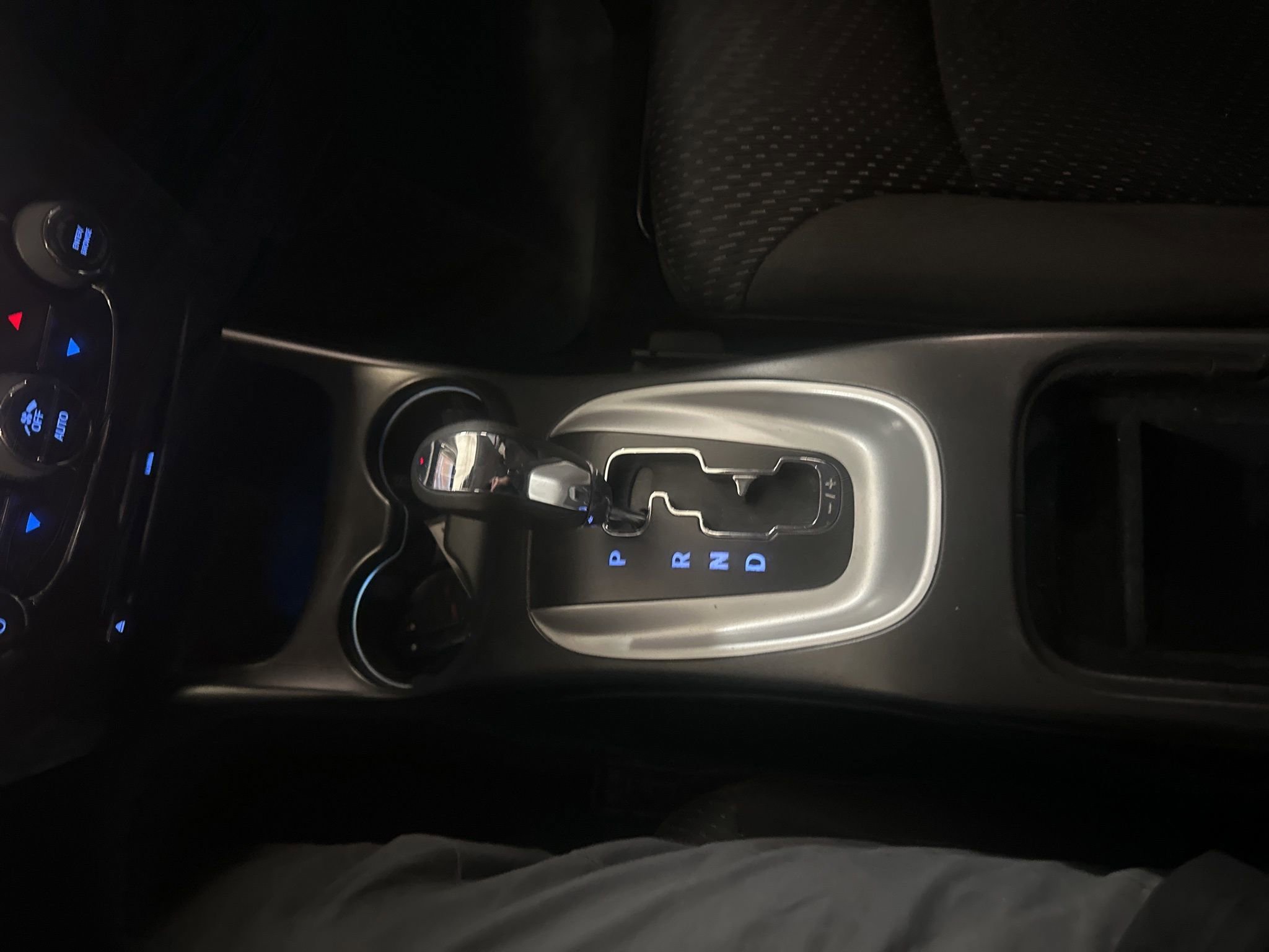 Used 2019 Dodge Journey SE image 18