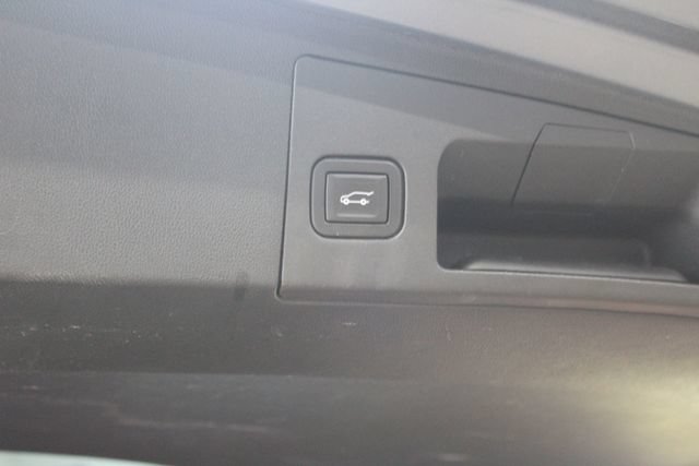 Used 2021 Cadillac XT5 Premium Luxury w/ LPO, Floor Liner Package AWD/4WD image 14