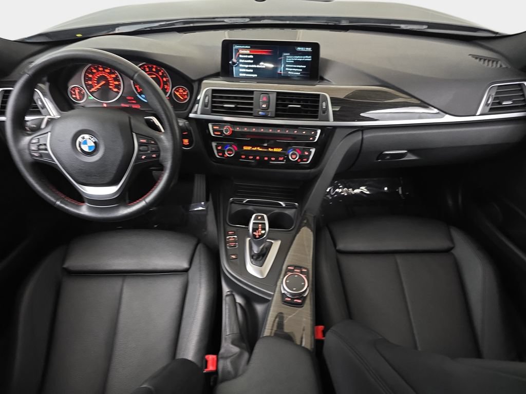 Used 2017 BMW 330i xDrive Sedan AWD/4WD image 12