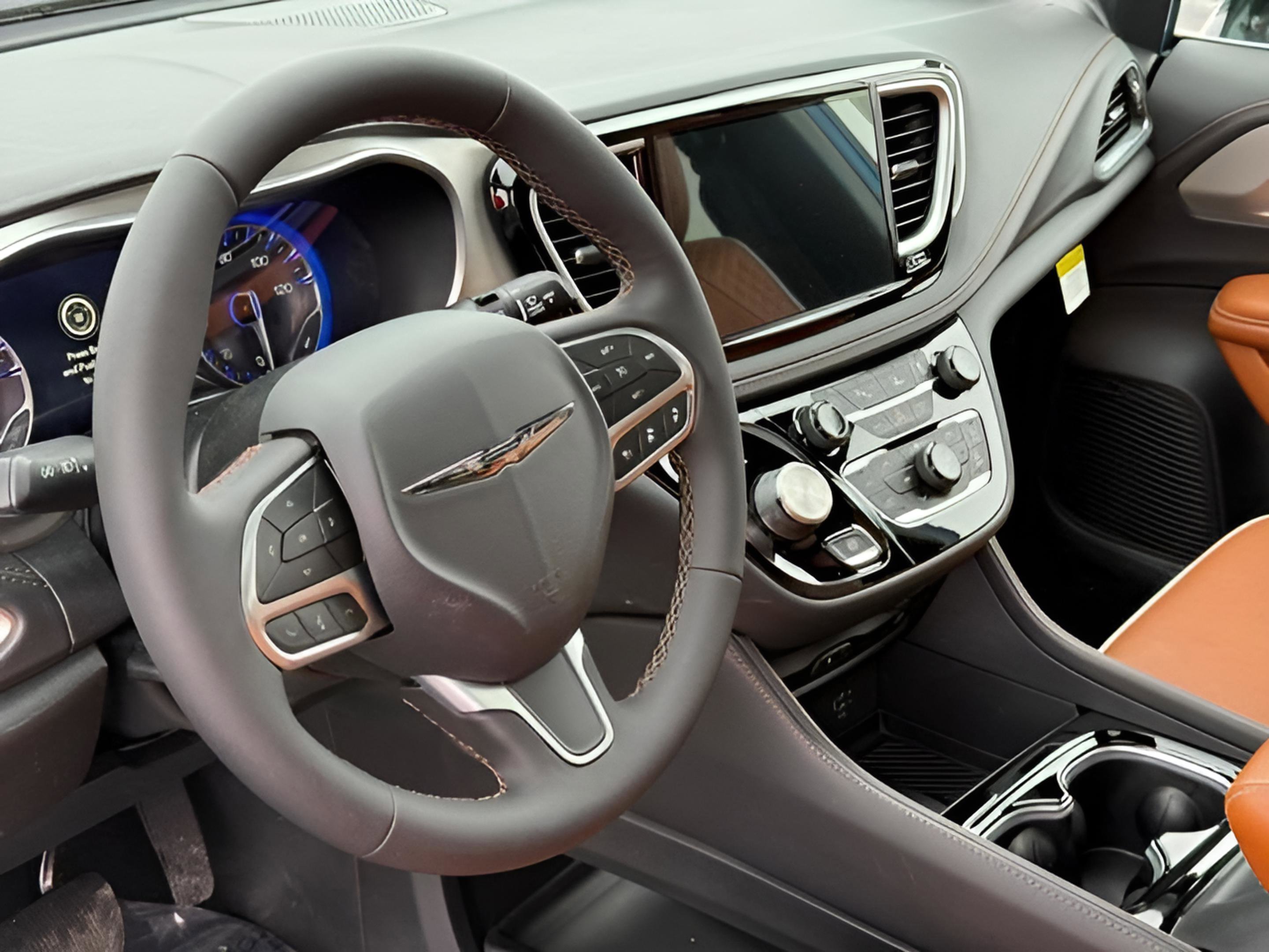 New 2026 Chrysler Pacifica Pinnacle image 22