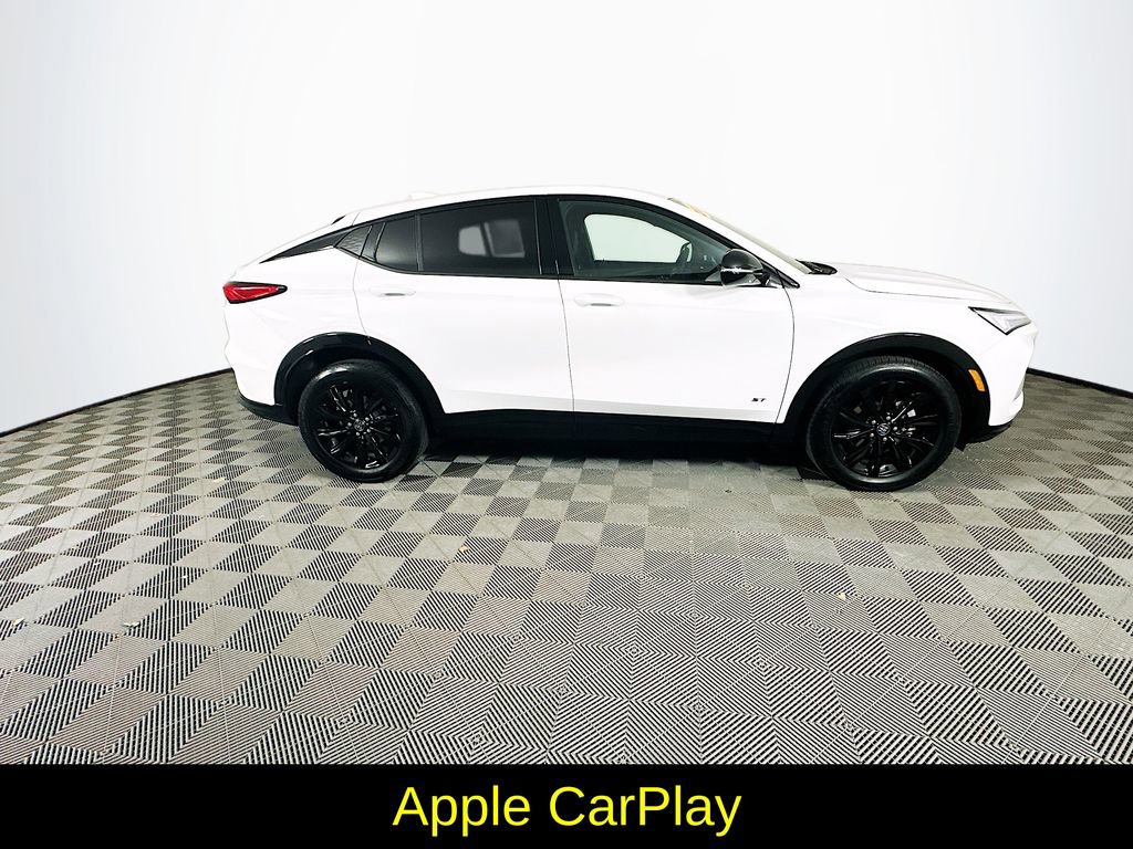 Used 2025 Buick Envista Sport Touring image 11