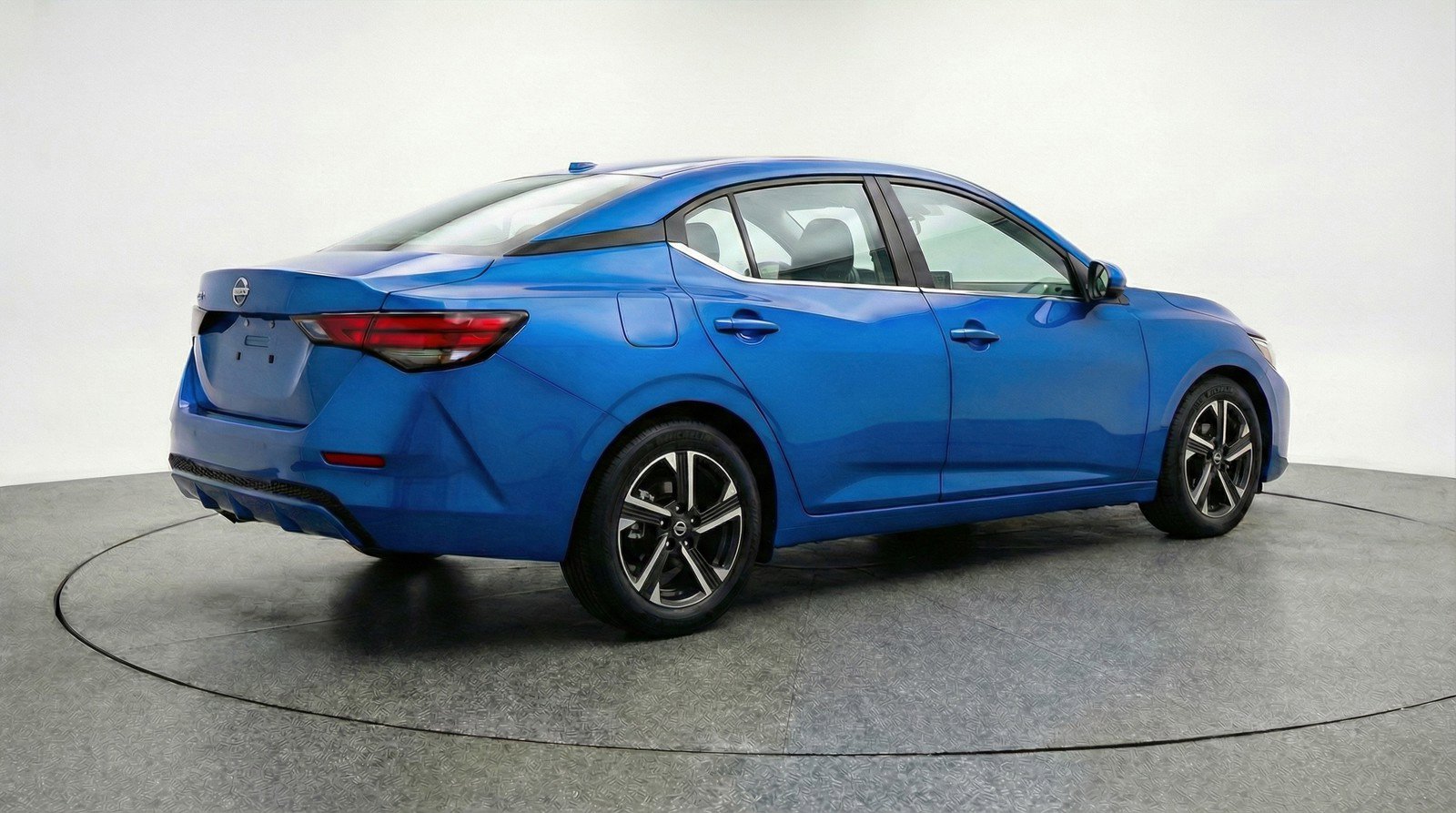 Used 2025 Nissan Sentra SV FWD image 9