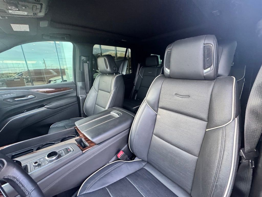 Used 2021 Cadillac Escalade Premium Luxury RWD image 12