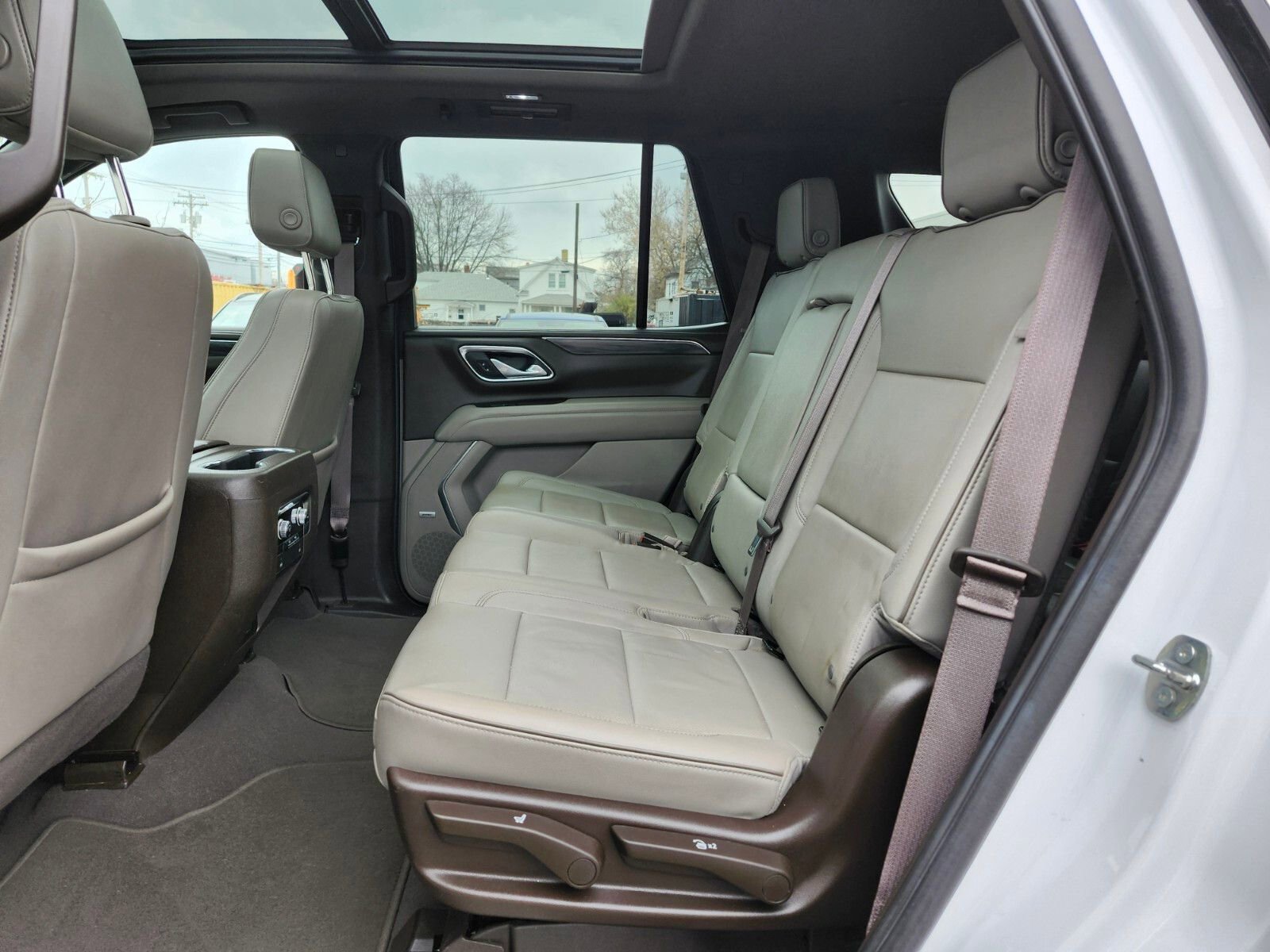 Used 2023 GMC Yukon SLT image 16