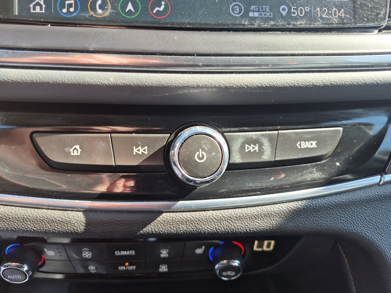 Used 2020 Buick Enclave Essence w/ Sound and Sites Package image 17