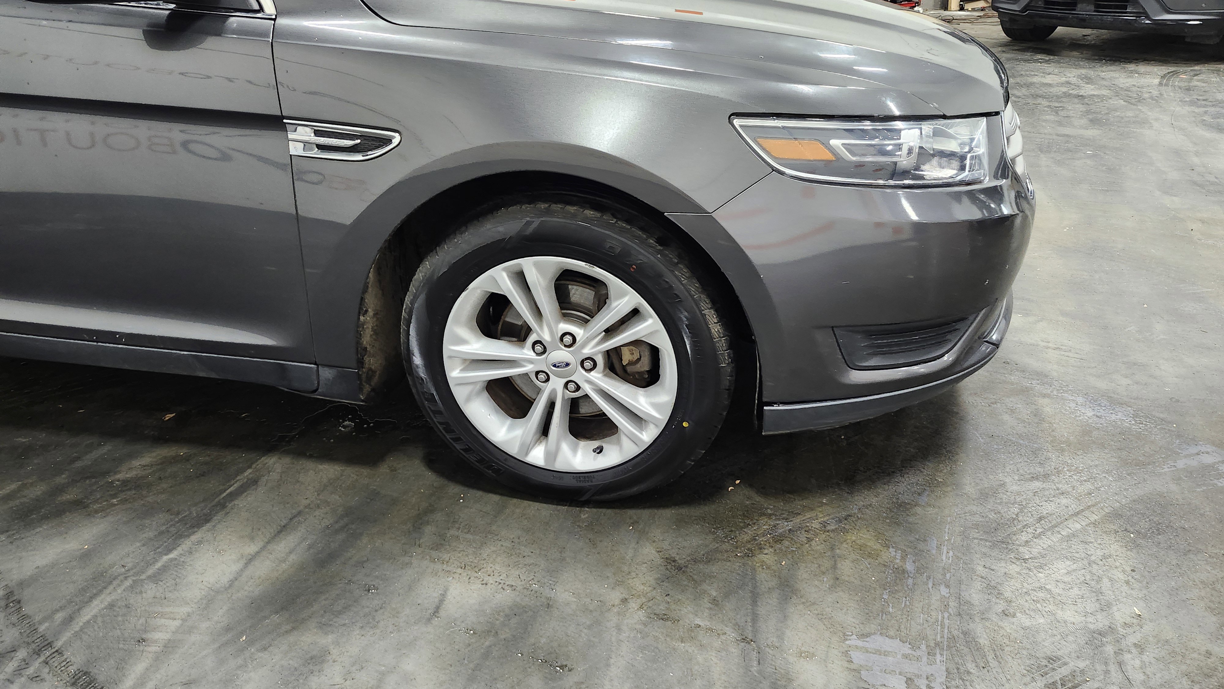 Used 2016 Ford Taurus SE image 9