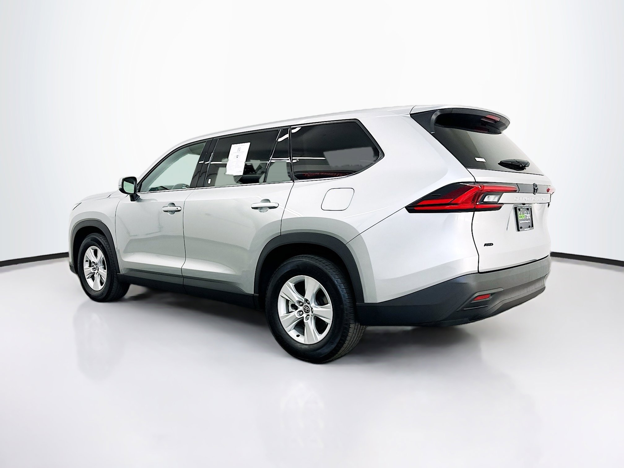 Used 2025 Toyota Grand Highlander AWD image 5