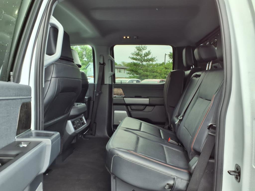 Used 2024 Ford F250 Lariat w/ Chrome Package image 30