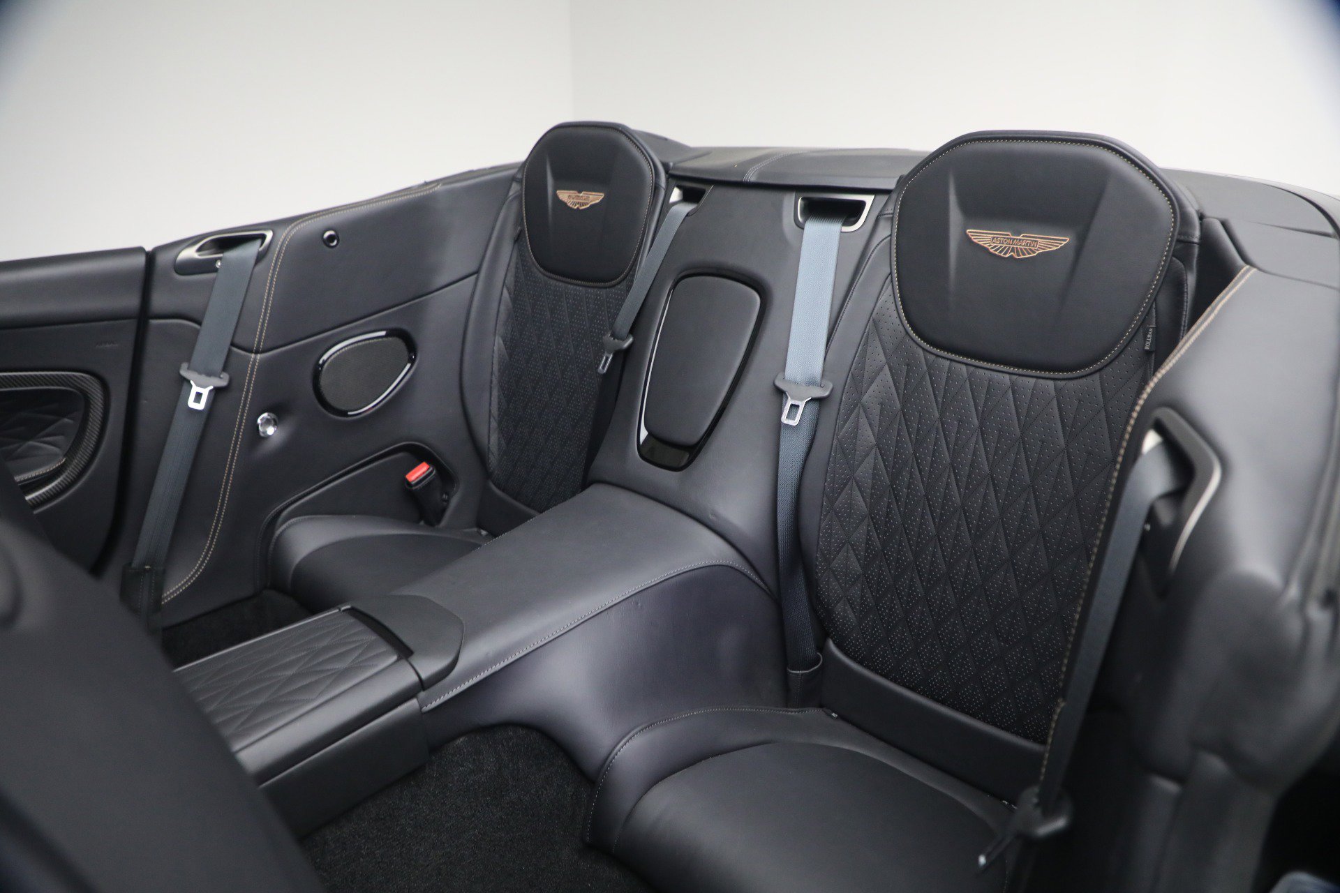 Used 2024 Aston Martin DB12 Convertible RWD image 31