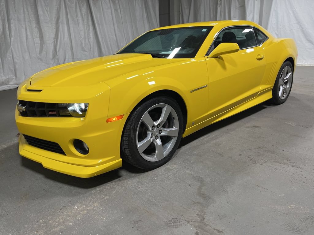 Used 2010 Chevrolet Camaro SS w/ LPO, Ground Effects Package RWD image 3