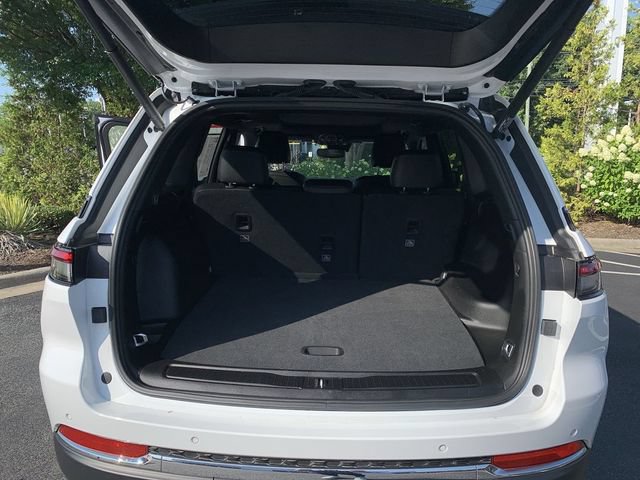 Used 2024 Jeep Grand Cherokee Limited w/ Trailer Tow Package AWD/4WD image 34