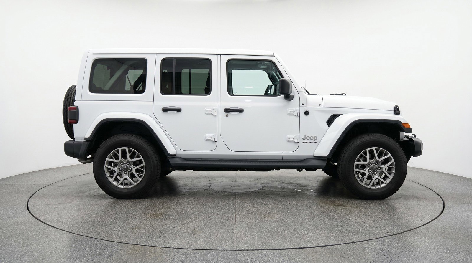Used 2025 Jeep Wrangler Sahara image 11