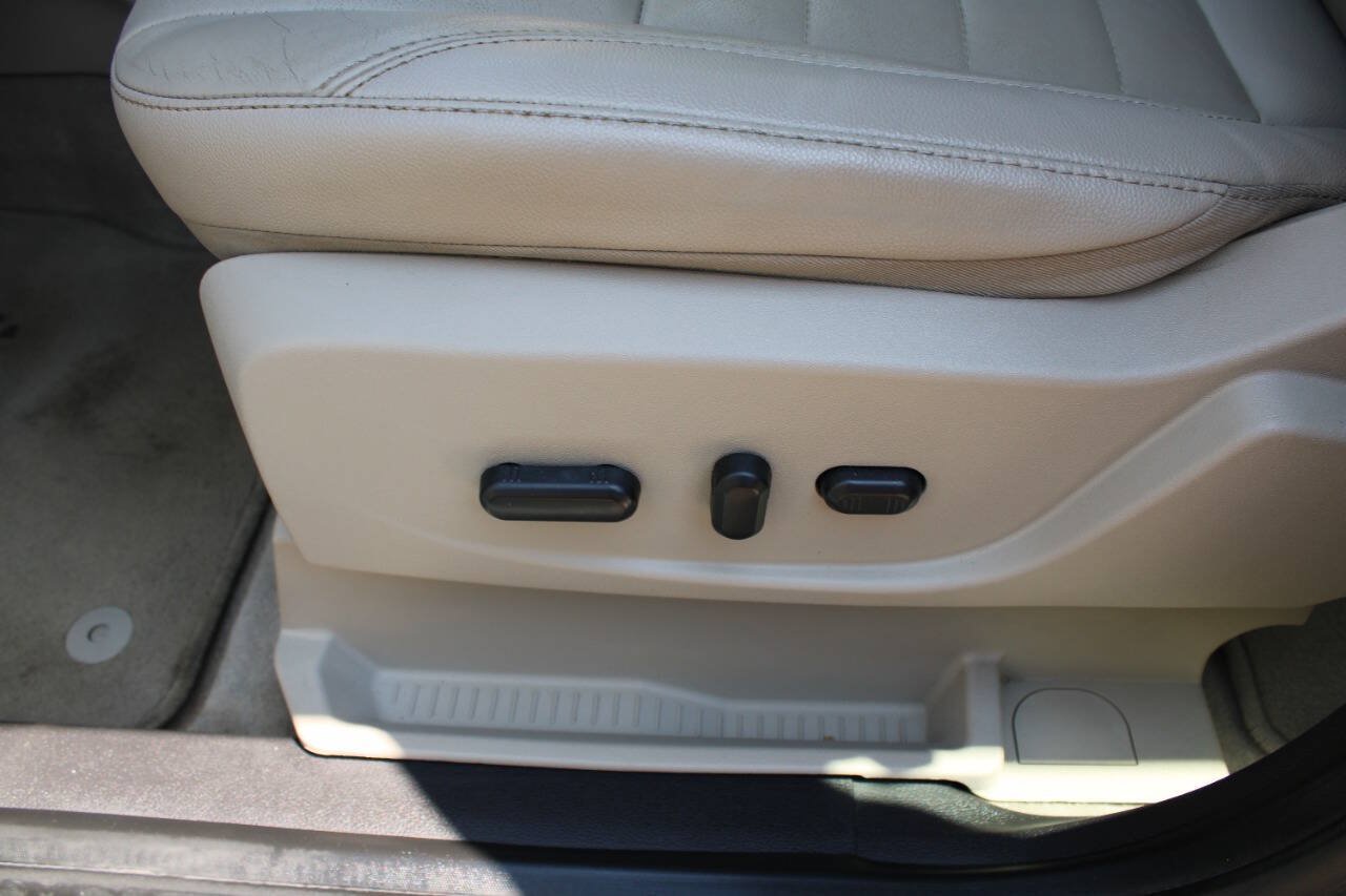 Used 2013 Ford C-MAX SEL FWD image 31