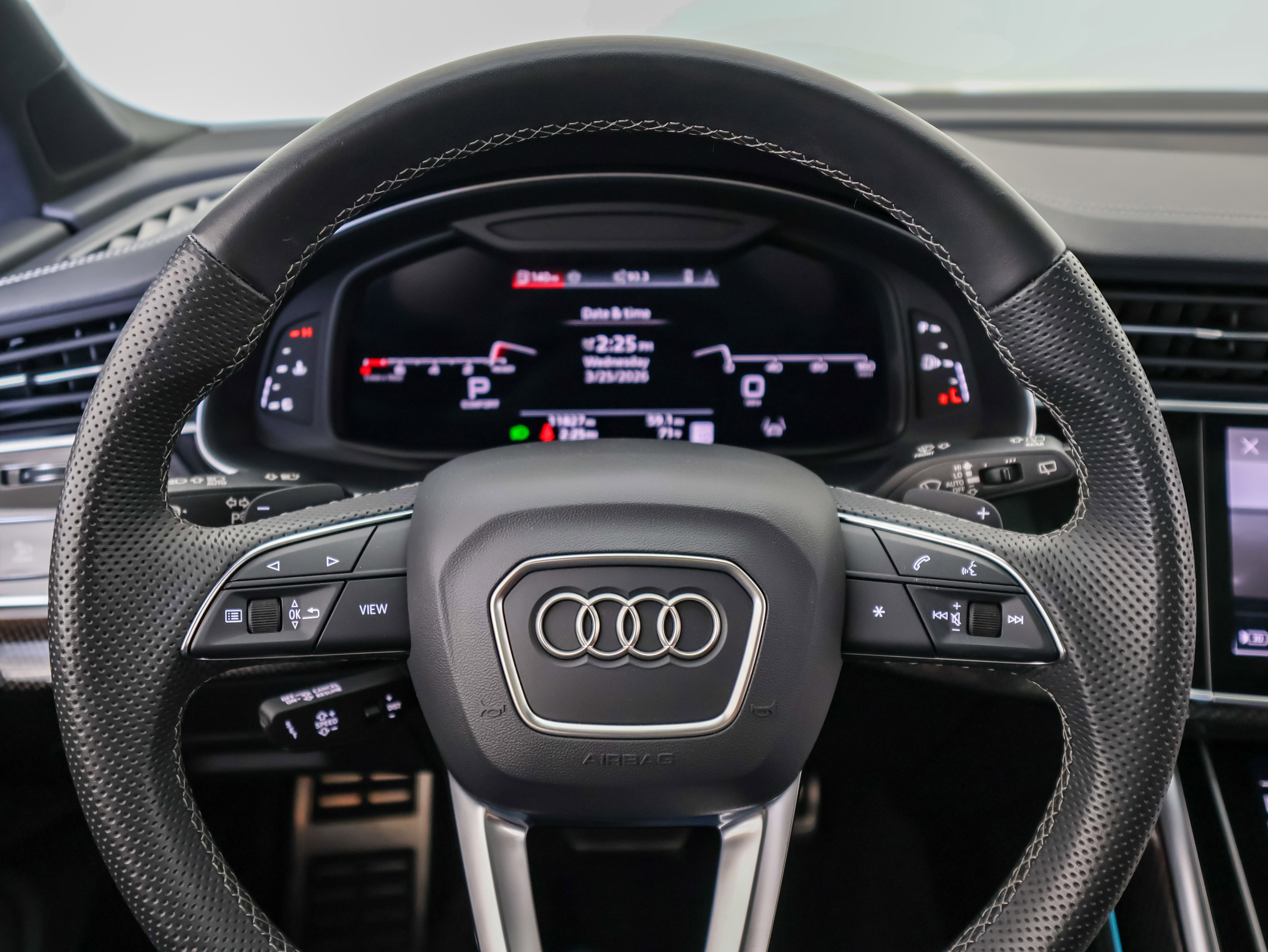 Used 2024 Audi SQ7 Premium Plus w/ Executive Package image 35
