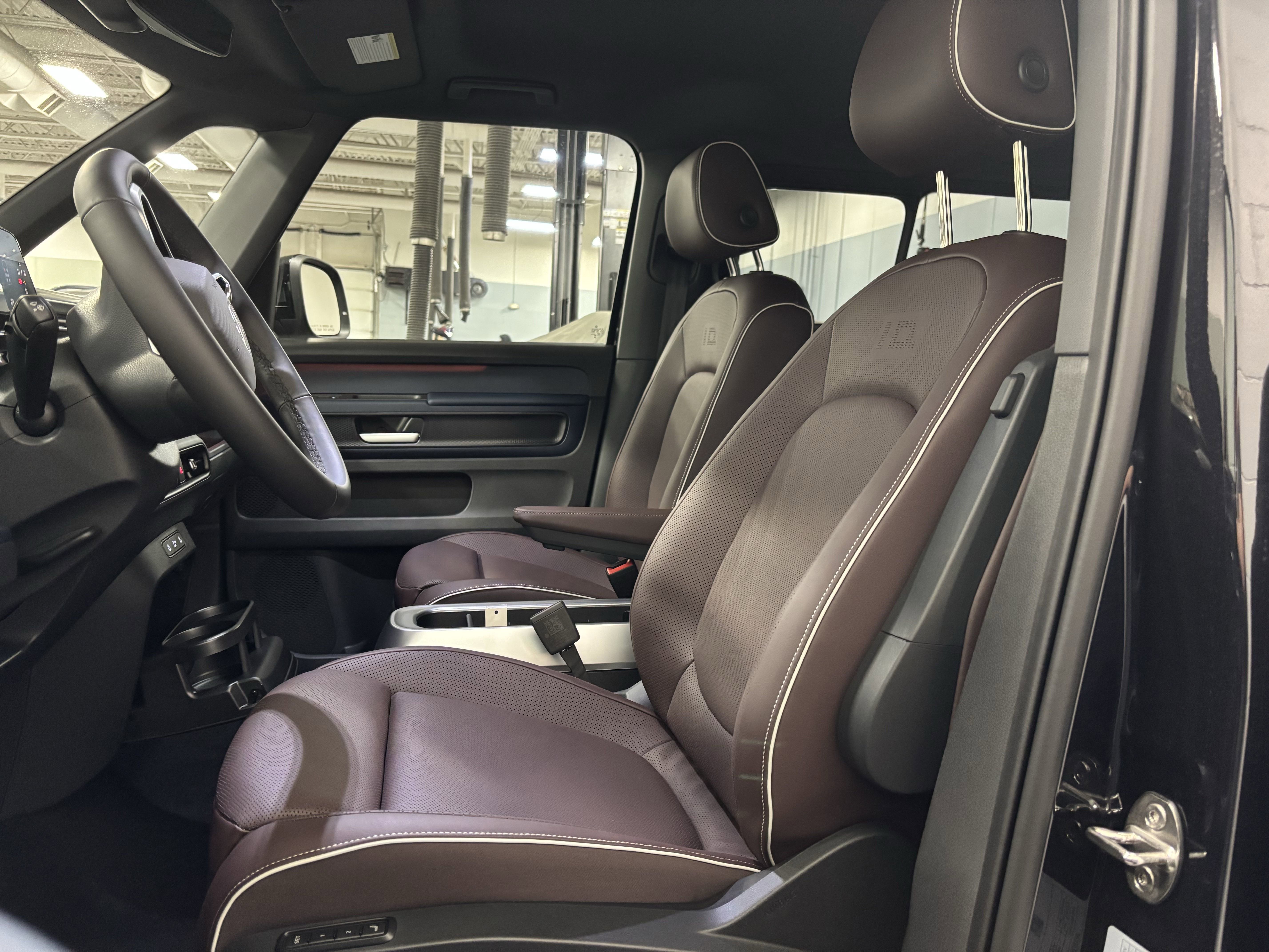 New 2025 Volkswagen ID. Buzz Pro S image 3