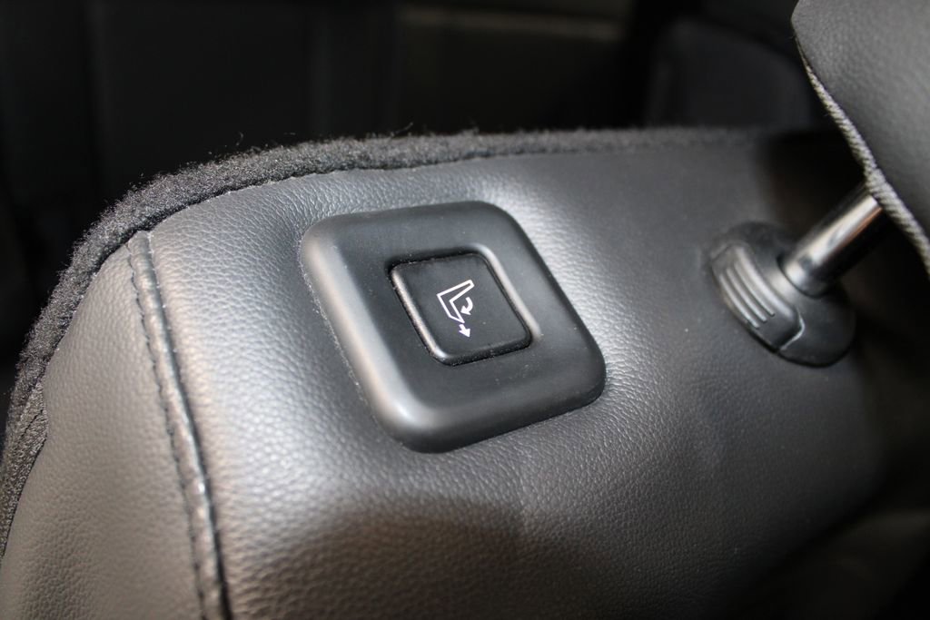 Used 2024 Hyundai Santa Fe Limited image 34