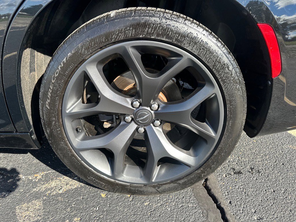 Used 2021 Chrysler 300 S image 9