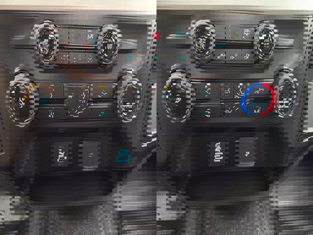 New 2026 Ford F250 XL w/ XL Chrome Package image 20