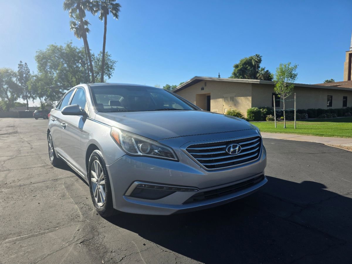Used 2015 Hyundai Sonata SE w/ Option Group 09 FWD image 1