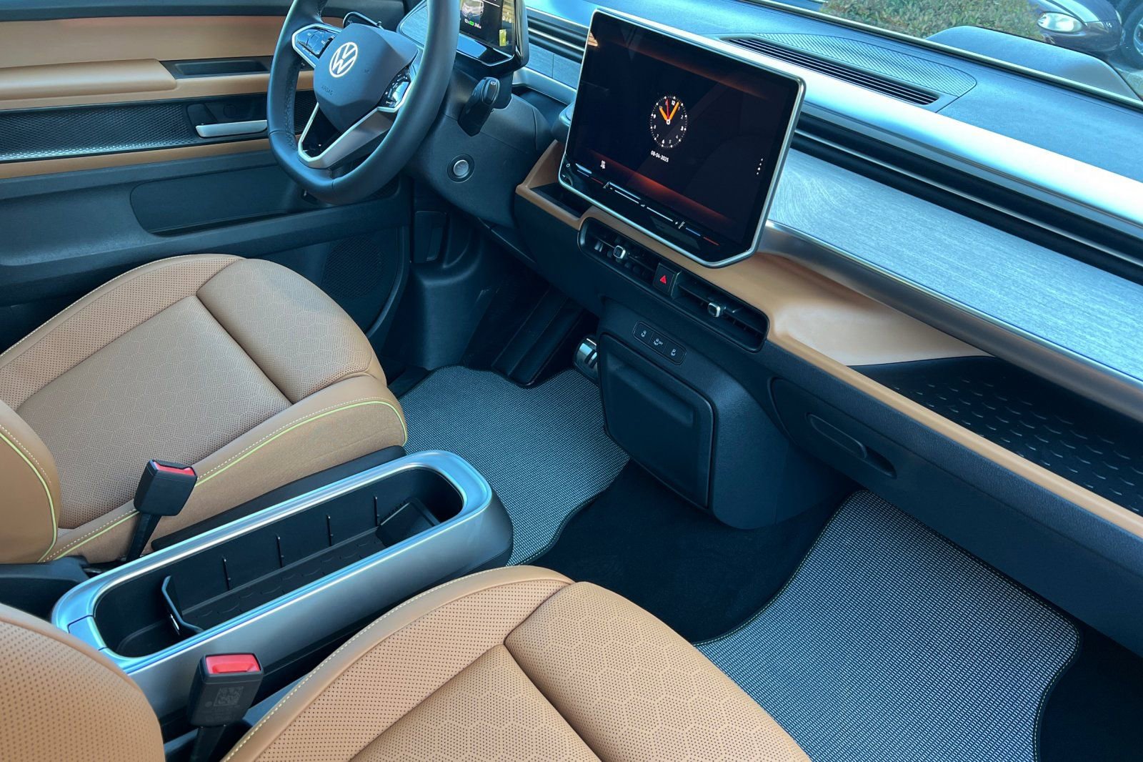 New 2025 Volkswagen ID. Buzz Pro S RWD image 17