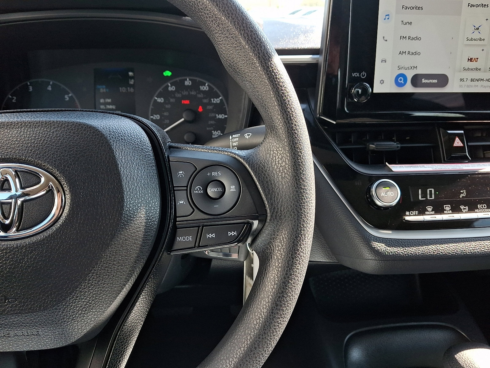 Used 2024 Toyota Corolla LE image 21