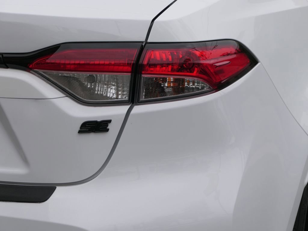 Used 2024 Toyota Corolla SE FWD image 5
