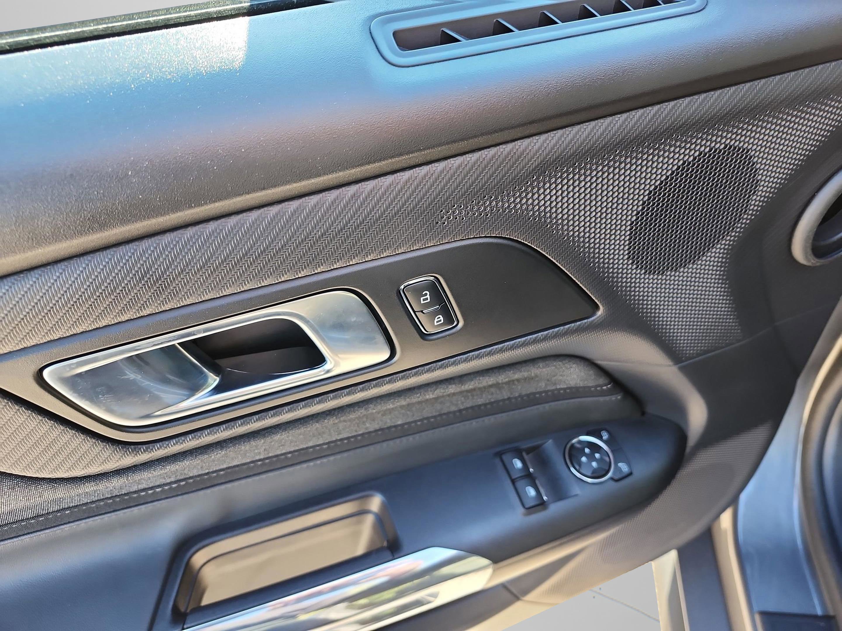 Certified 2025 Ford Mustang Coupe image 23