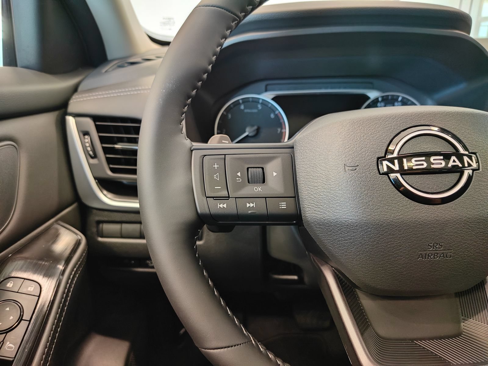 New 2026 Nissan Rogue Dark Armor AWD/4WD image 16