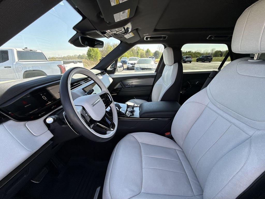 Used 2025 Land Rover Range Rover Sport Dynamic SE image 15