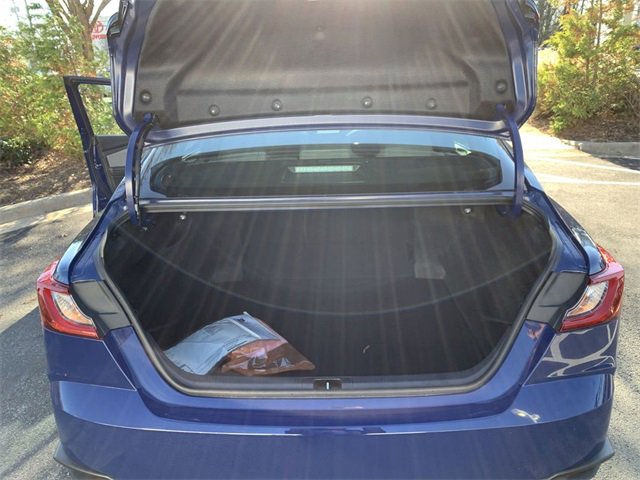 Used 2025 Toyota Camry SE image 32