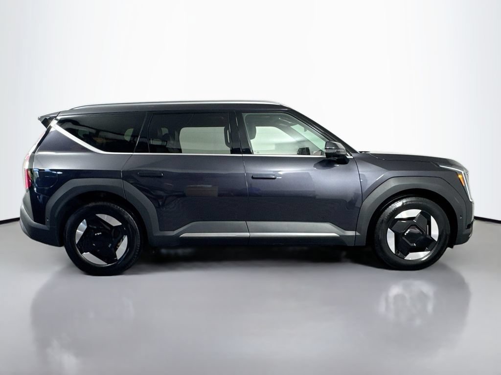 Used 2026 Kia EV9 Wind AWD/4WD image 4