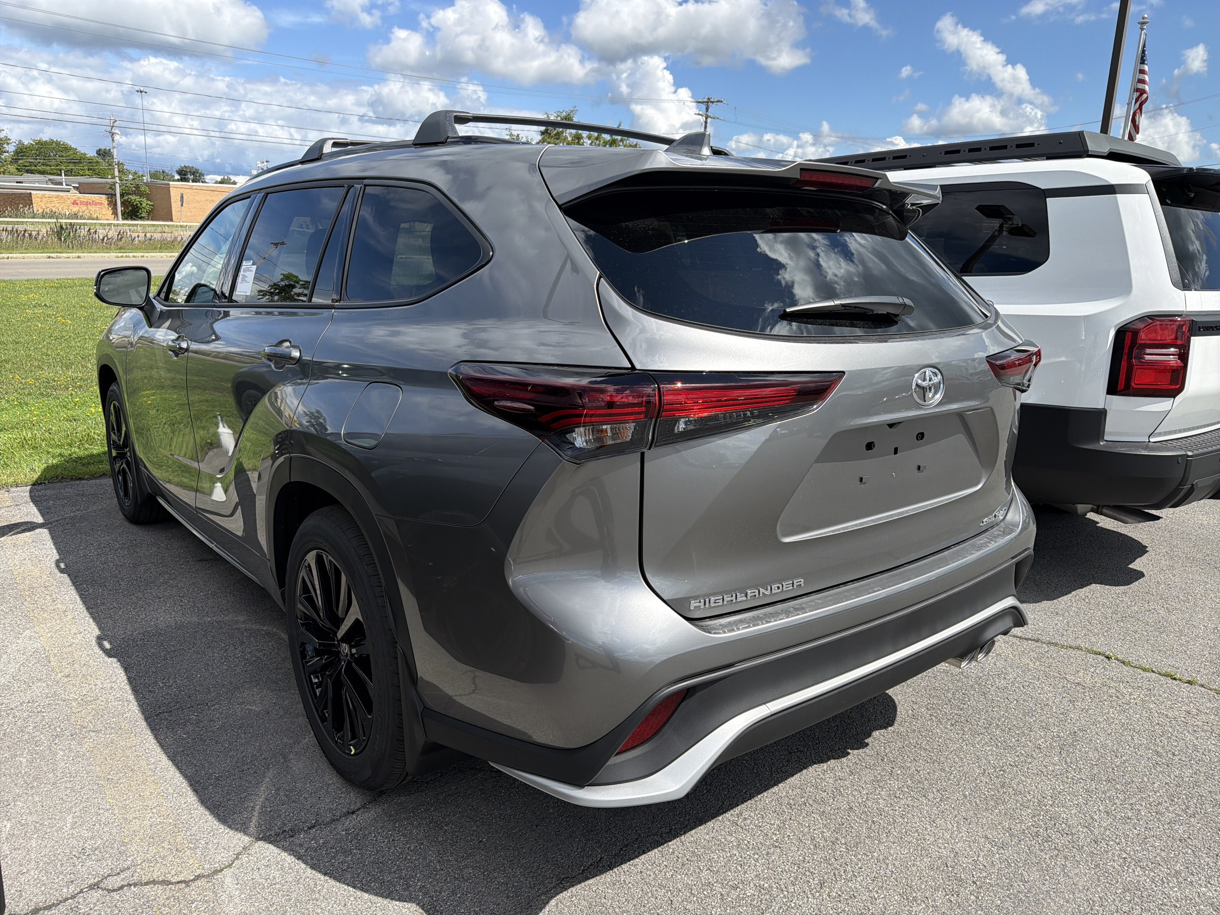 New 2026 Toyota Highlander XSE AWD/4WD image 5