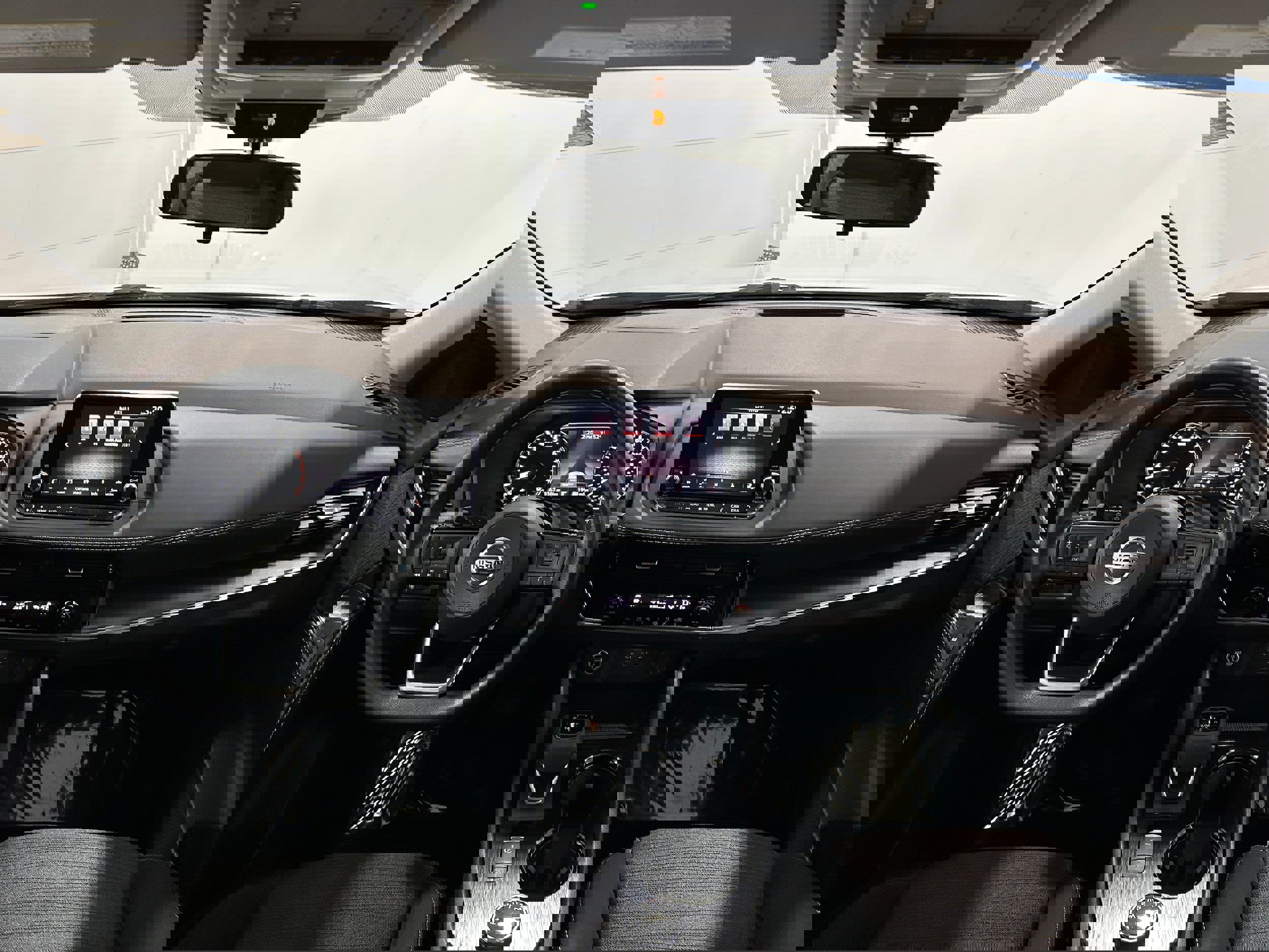 Used 2021 Nissan Rogue SV image 11