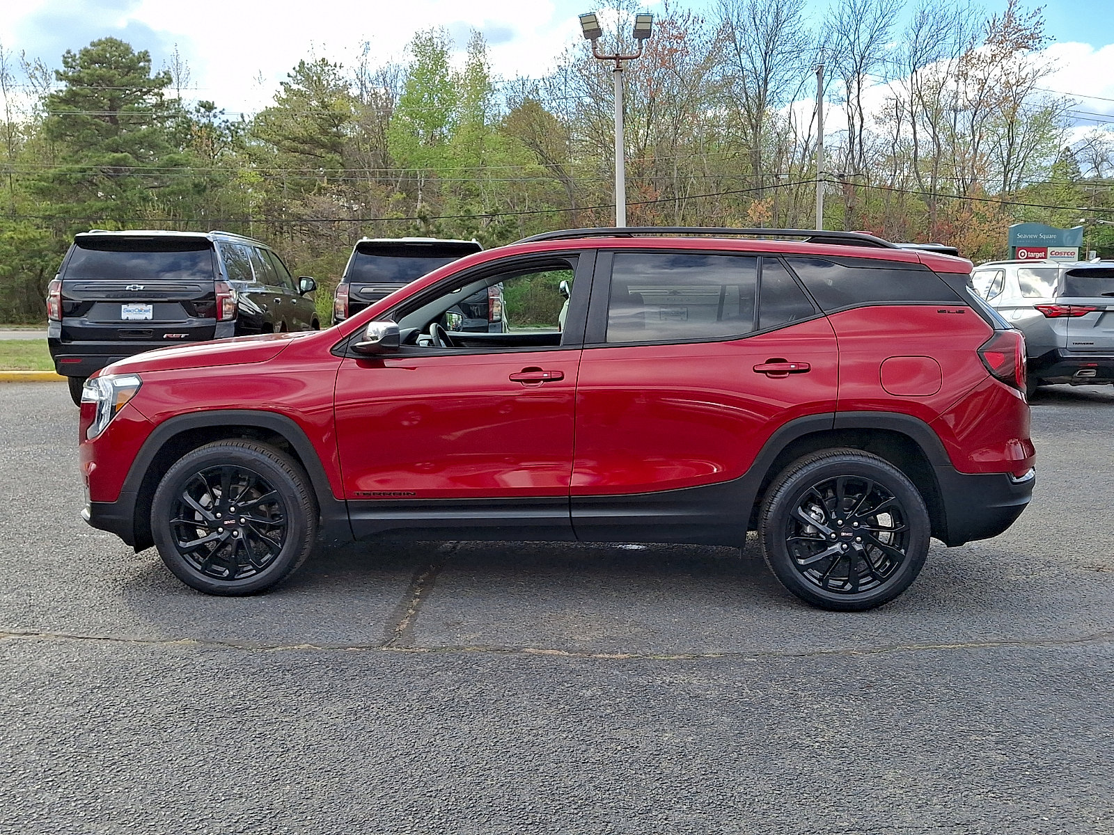 Certified 2023 GMC Terrain SLE w/ Driver Convenience Package AWD/4WD image 4