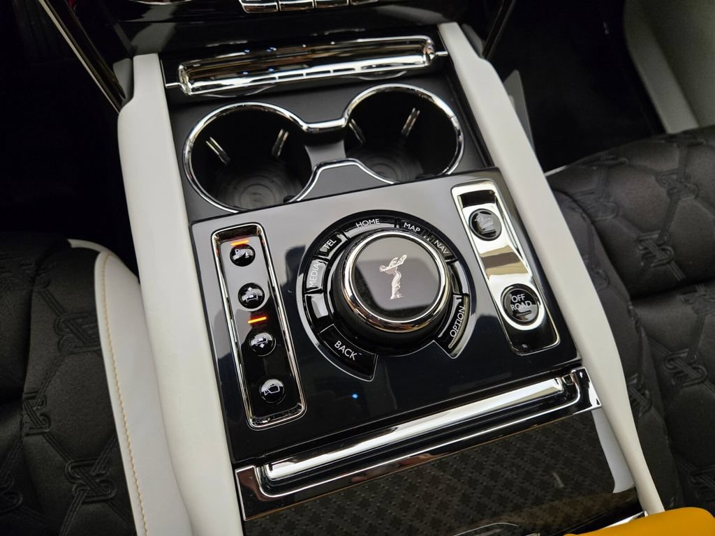 New 2027 Rolls-Royce Cullinan Black Badge AWD/4WD image 39