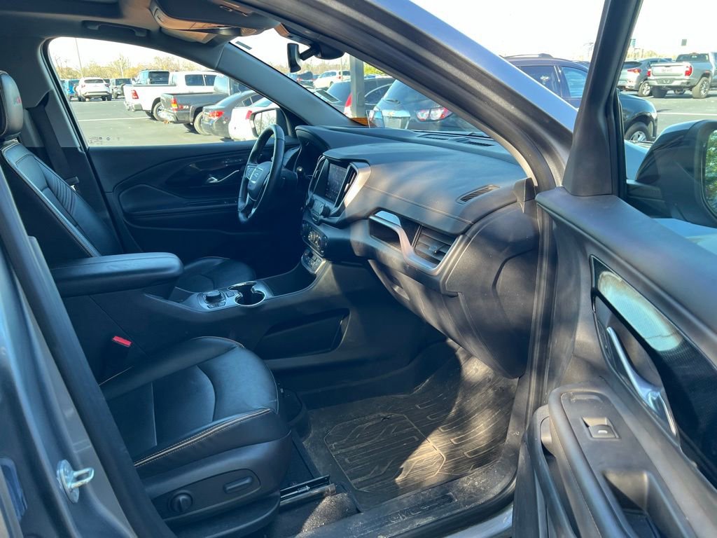 Used 2023 GMC Terrain AT4 w/ Tech Package image 13