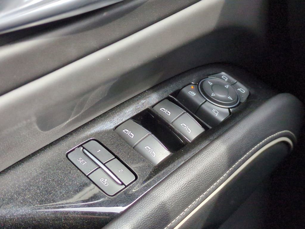 Used 2024 Cadillac Escalade Premium Luxury Platinum AWD/4WD image 24
