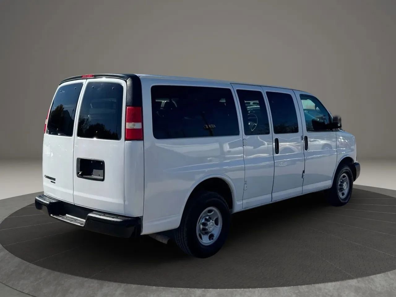 Used 2014 Chevrolet Express 2500 LS image 8