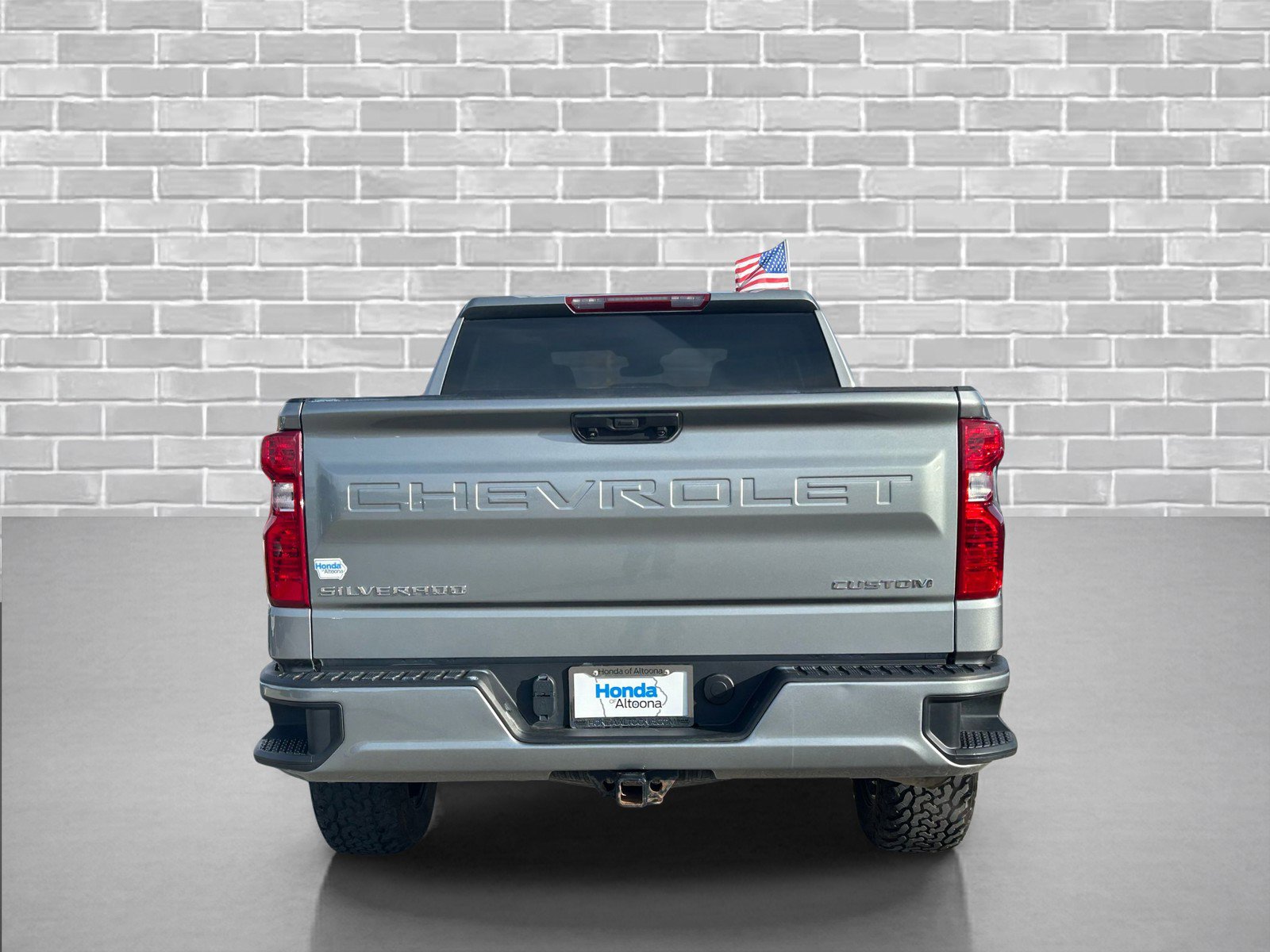 Used 2023 Chevrolet Silverado 1500 Custom image 4