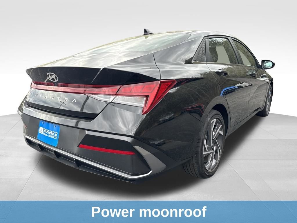 Used 2025 Hyundai Elantra SEL image 9