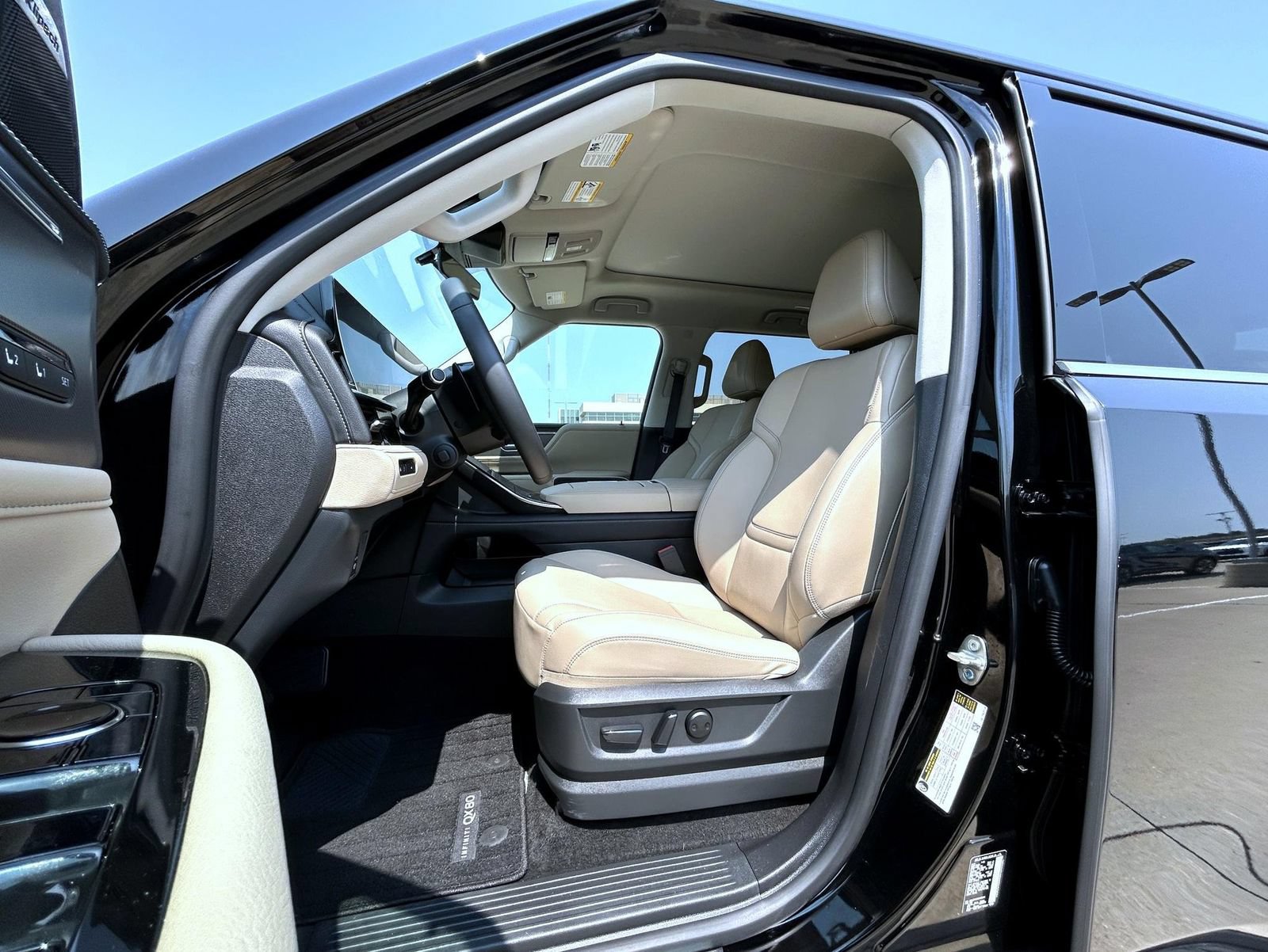 Certified 2025 INFINITI QX80 Pure AWD/4WD image 10