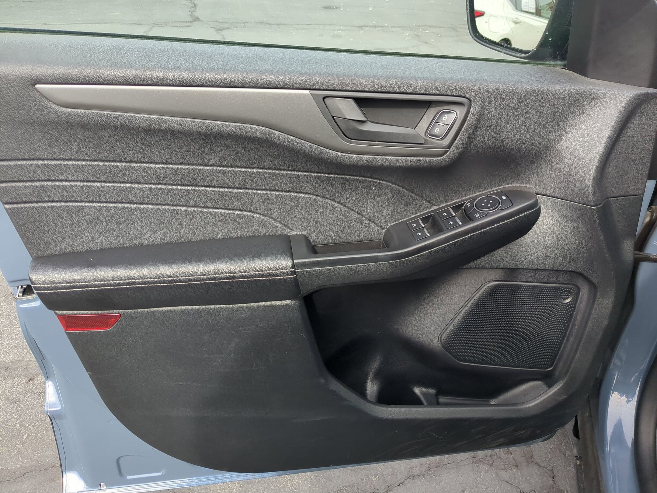 Used 2025 Ford Escape Active image 13