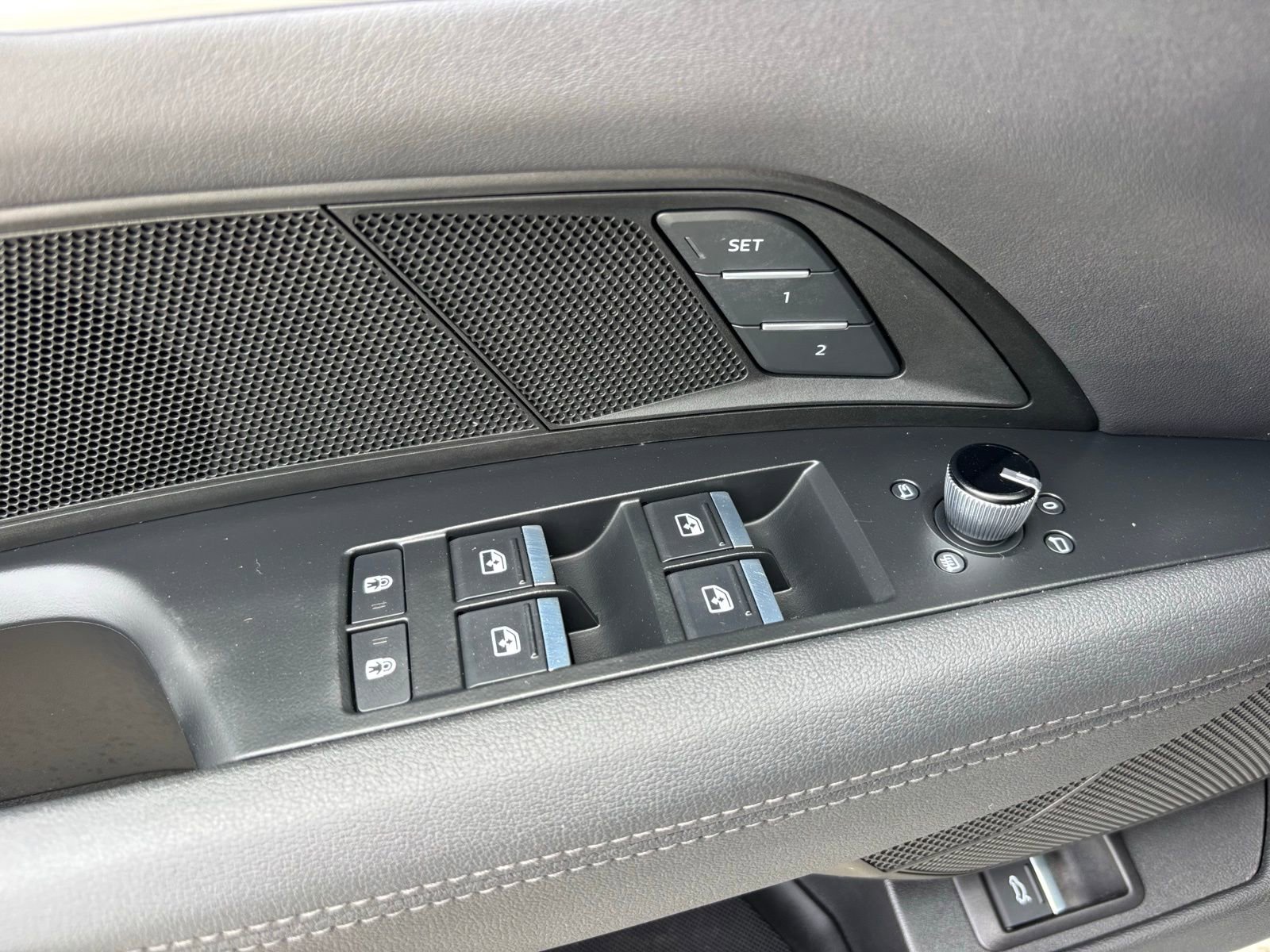 Used 2022 Audi e-tron GT Premium Plus w/ Performance Package image 15