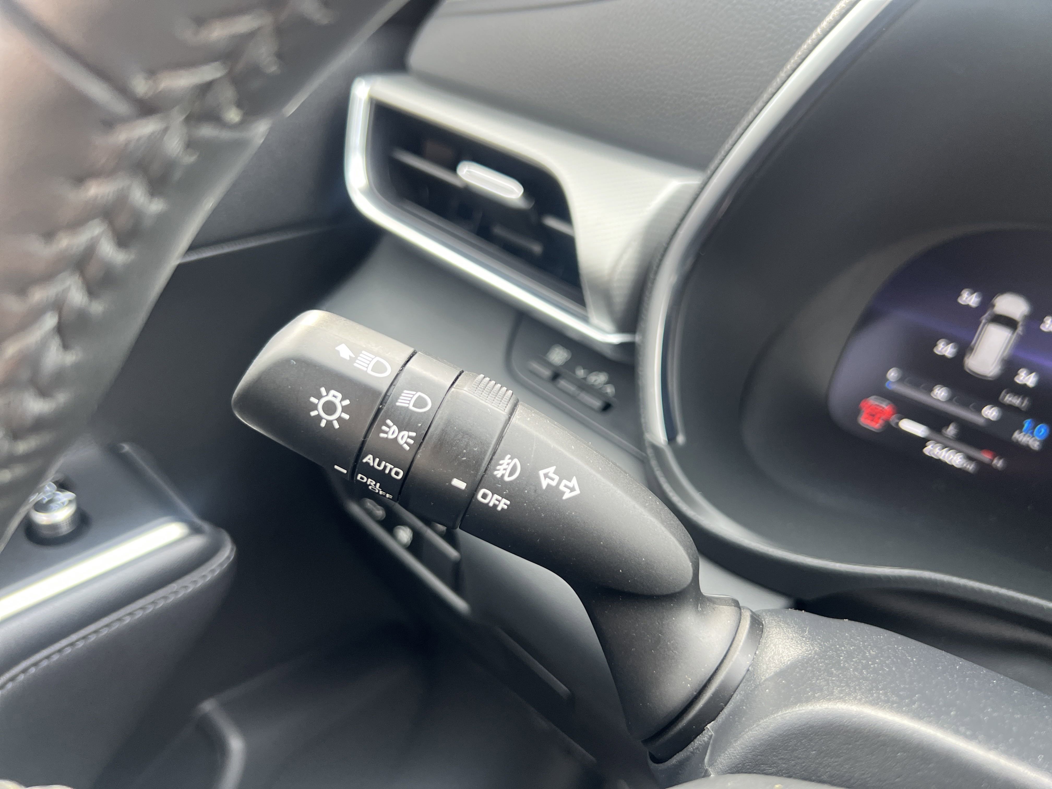 Used 2023 Toyota Highlander Platinum image 25