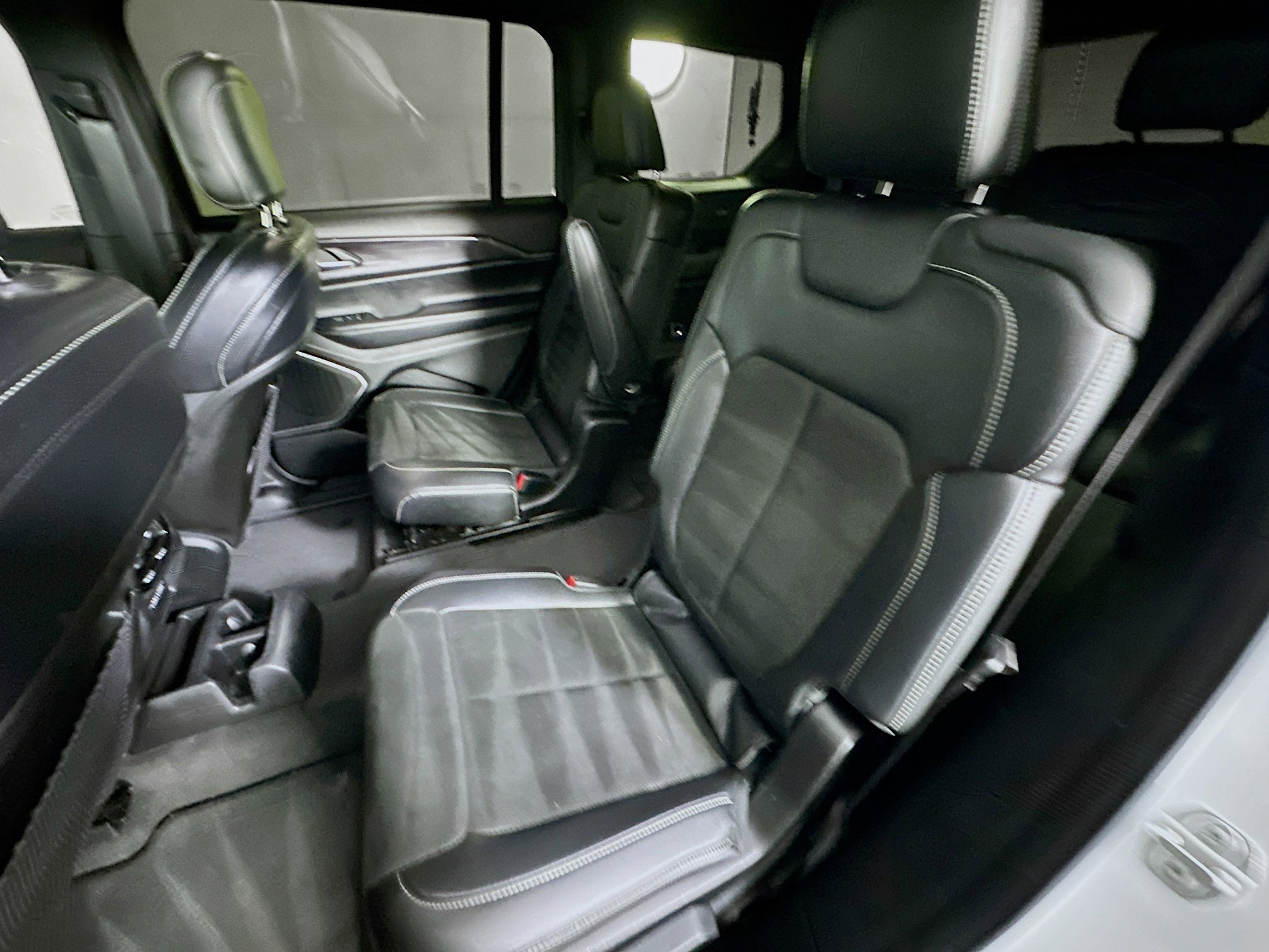 Used 2021 Jeep Grand Cherokee L Laredo RWD image 27