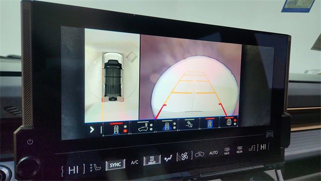 Used 2024 GMC Hummer EV 3X w/ Omega Edition image 44